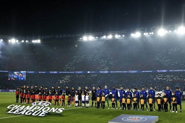 Barcelona kiện PSG l&ecirc;n UEFA. Ảnh: EPA/YOAN VALAT