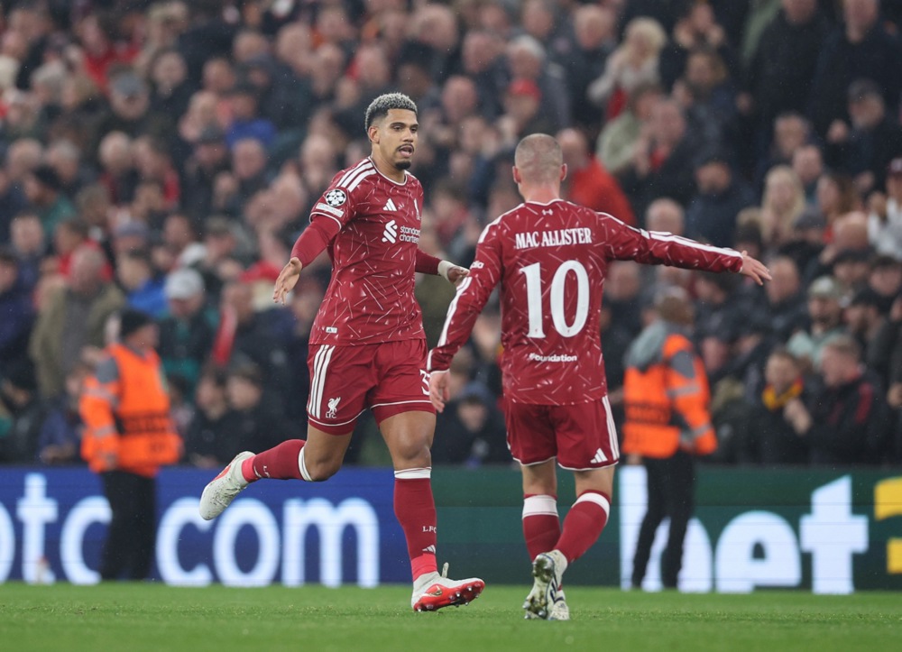 Ronald Araujo – 6,4. Đánh đầu ghi bàn gỡ hòa cho Liverpool. Hậu vệ này có một vài pha dâng cao tốt bên cánh phải, nhưng những quả tạt thiếu chính xác khiến anh không tạo được nhiều nguy hiểm cho Villarreal. Ảnh: EPA.