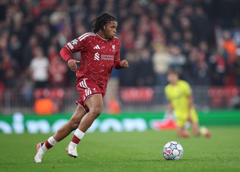 Rio Ngumoha đang c&oacute; những m&agrave;n tr&igrave;nh diễn ấn tượng trong m&agrave;u &aacute;o Liverpool. Ảnh: EPA/Adam Vaughan.