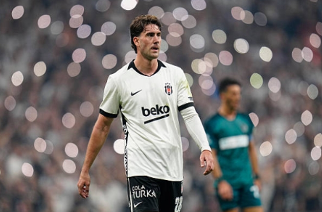 Dusan Vlahovic l&agrave; niềm hy vọng số 1 của Besiktas tr&ecirc;n h&agrave;ng c&ocirc;ng. Ảnh: Yagiz Gurtug/PS Images/MB Media/Getty Images
