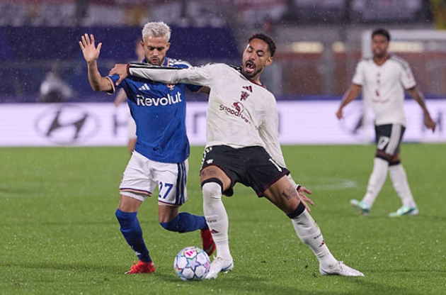 Matheus Cunha kh&ocirc;ng h&agrave;i l&ograve;ng với việc bị thay ra sớm. Ảnh: Emmanuele Ciancaglini/Ciancaphoto Studio/Getty Images