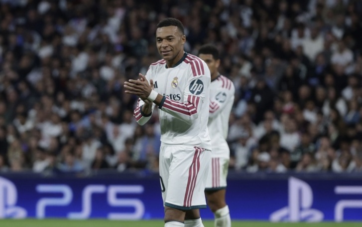 Mbappe tỏa s&aacute;ng trước RB Leipzig. Ảnh: EPA.