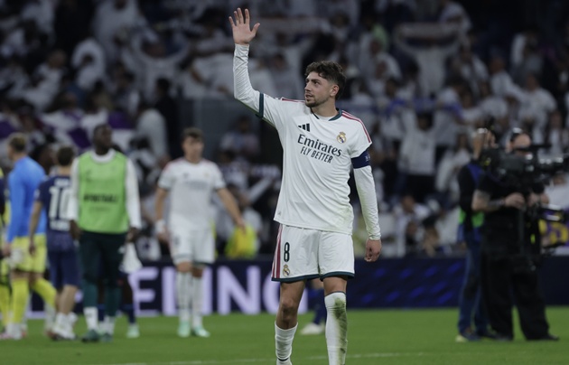 Federico Valverde - 7.3: Sắm vai hậu vệ phải lai, Valverde l&agrave; 