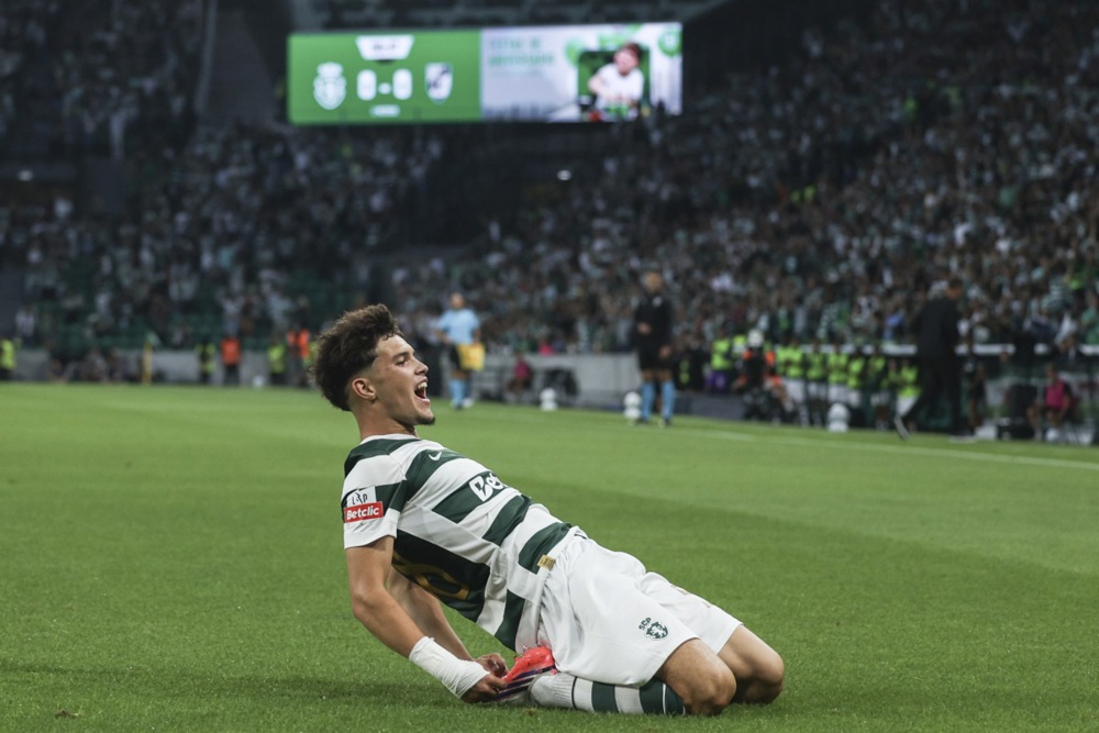 Flavio Goncalves đang tỏa sáng trong màu áo Sporting Lisbon. Ảnh: EPA/Miguel A. Lopes.