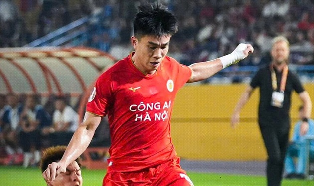 Đoàn quân áo đỏ nguy cơ bị Ninh Bình nới rộng cách biệt. (Ảnh: CAHN FC)