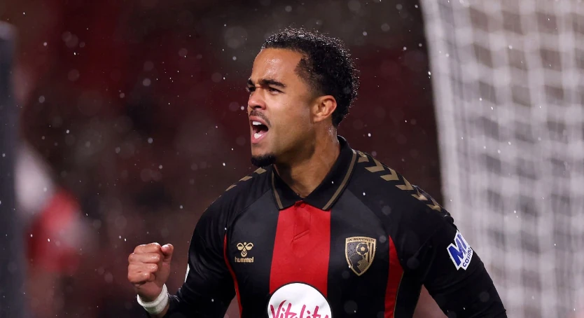 Justin Kluivert xé lưới Milan. Ảnh: Ryan Pierse/Getty Images.