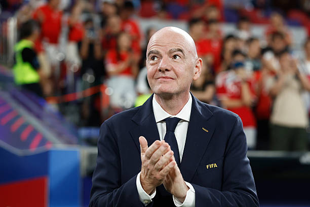 Ảnh bài viết Điểm tin bóng đá Việt Nam 23/10: FIFA tính lập giải đấu mới; Lucao mơ khoác áo tuyển Việt Nam