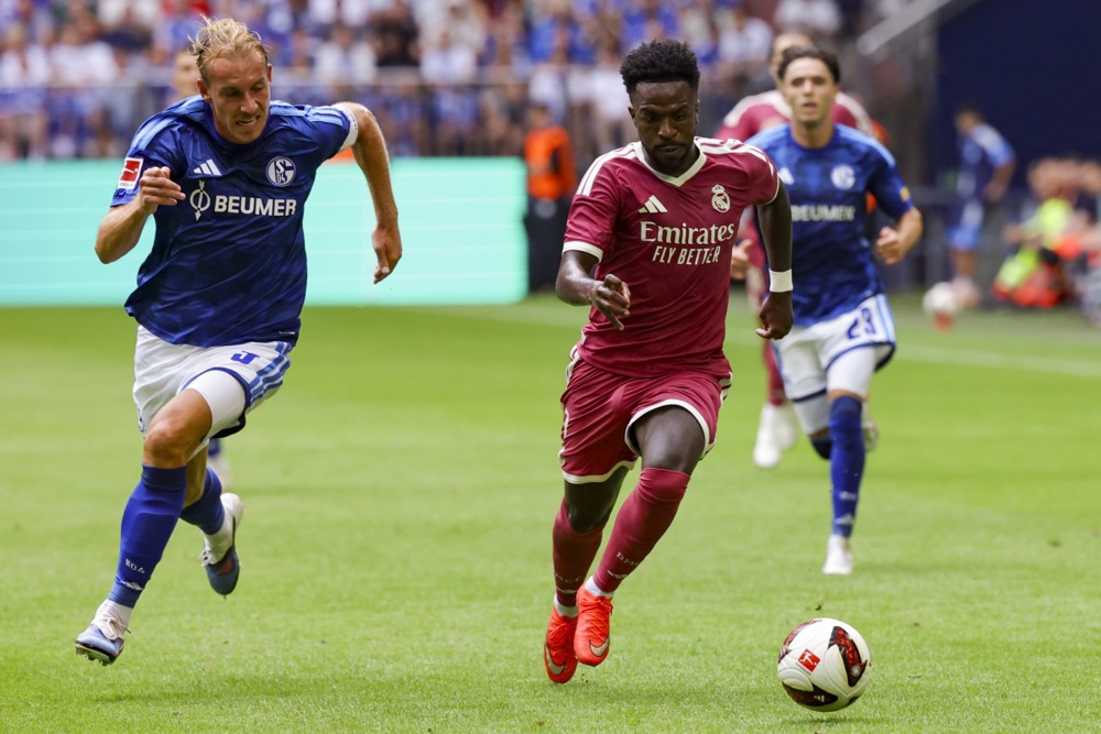 Ảnh bài viết Tin đồn chuyển nhượng tối 23/10: Arsenal tái kích hoạt vụ Vinicius; Chelsea mượn Alexander-Arnold