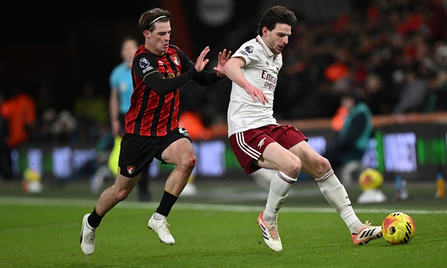 Chưa rõ tương lai Alex Scott ra sao sau mùa đông 2027. Ảnh: EPA