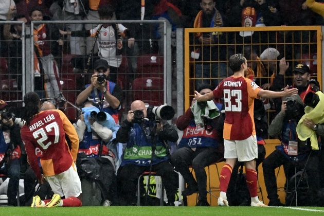 Batrakov đang chơi khá ấn tượng trong màu áo Galatasaray. Ảnh: EPA.