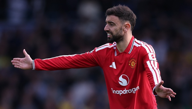 Bruno Fernandes đang tự làm khó mình. (Ảnh: EPA Images)