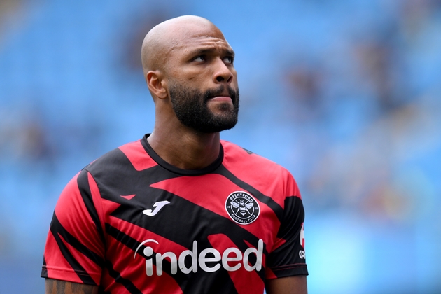 Igor Thiago g&acirc;y ấn tượng tại Brentford. Ảnh: EPA/GARY OAKLEY