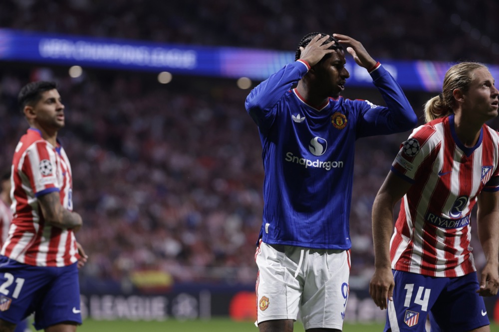 Rashford đóng góp nhạt nhoà ở MU khi trở lại. Ảnh: EPA.