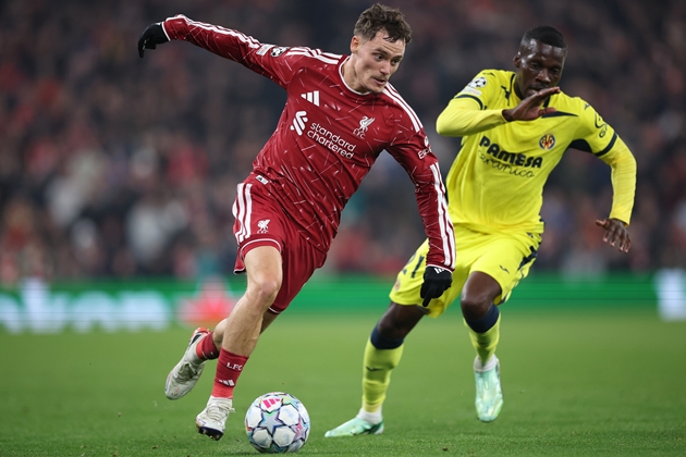 Florian Wirtz l&agrave; điểm nhấn trong c&aacute;c đợt l&ecirc;n b&oacute;ng của Liverpool. Ảnh: EPA/ADAM VAUGHAN