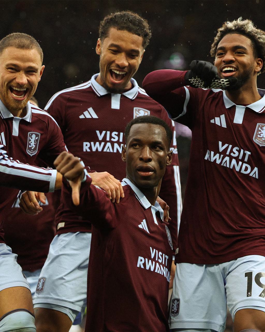 Jackson cũng c&oacute; nhiều đ&ograve;ng g&oacute;p v&agrave;o lối chơi chung. Ảnh: Aston Villa.