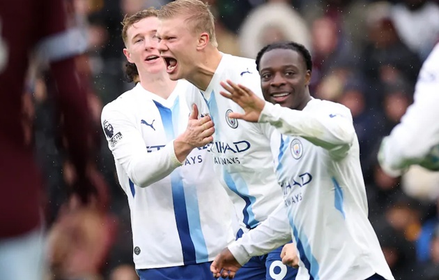 Man City phung ph&iacute; cơ hội d&ugrave; c&oacute; b&agrave;n của Haaland. (Ảnh: Getty/Carl Recine)