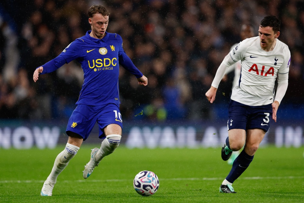Cole Palmer gây thất vọng trong trận thua Tottenham. Ảnh: EPA/David Cliff.