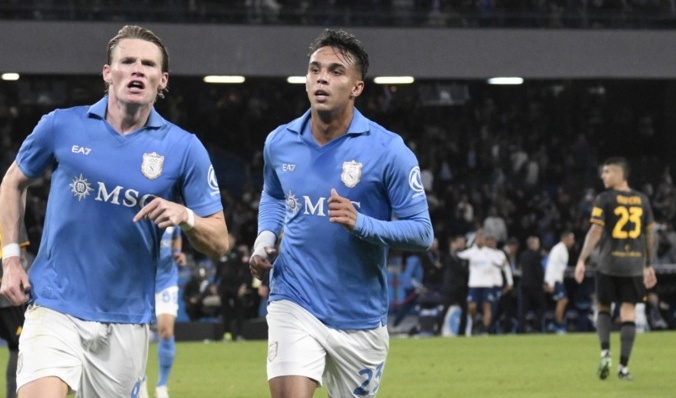 McTominay lập cú đúp cho Napoli. Ảnh: EPA.