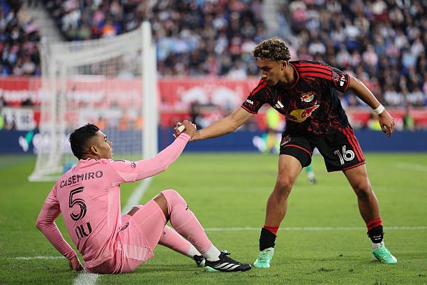 Bàn phản lưới từ sớm của Casemiro khiến Inter Miami gặp khó. Ảnh: Caean Couto/Getty Images
