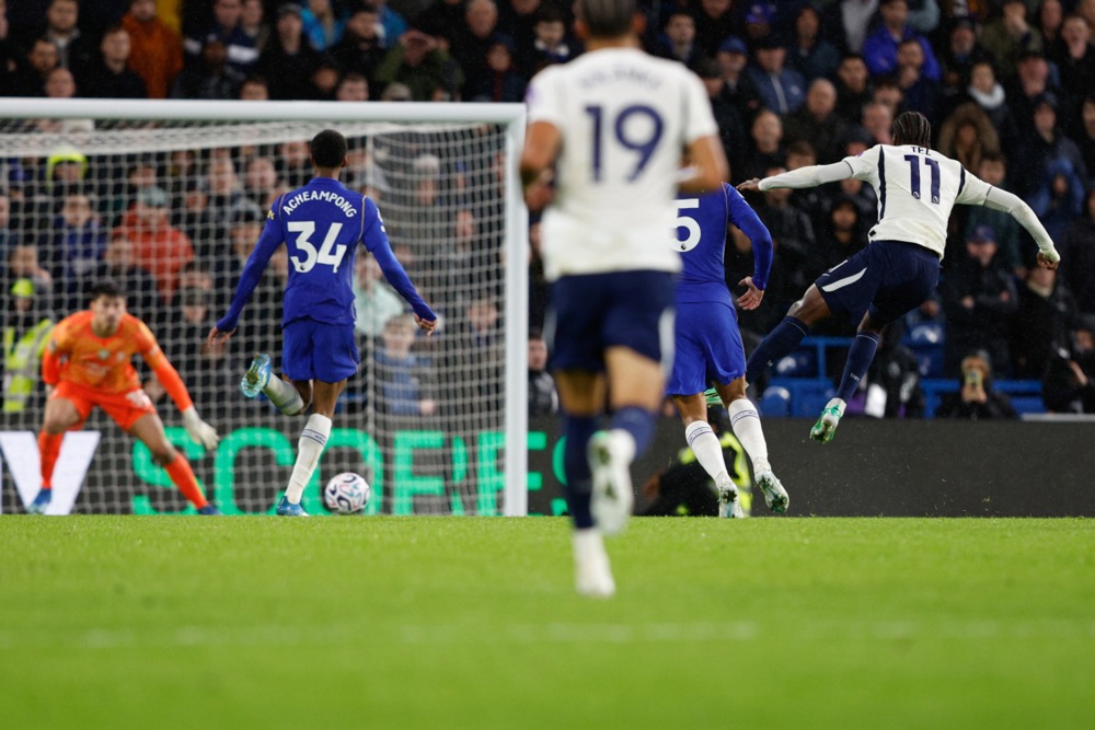 Tel ghi b&agrave;n cho Tottenham. Ảnh: EPA.