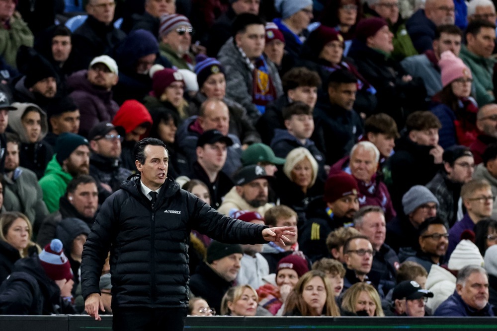 HLV Unai xứng đ&aacute;ng được ngợi khen khi gi&uacute;p Aston Villa hạ gục Man City. Ảnh: EPA.