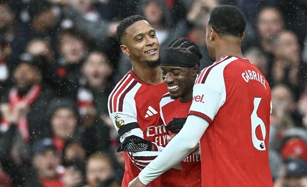 Arsenal bắt kịp điểm số với Man City. (Ảnh: EPA Images)
