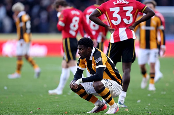 Hull City đ&atilde; kh&ocirc;ng thể bảo to&agrave;n được lợi thế trước Brentford. Ảnh: George Wood/Getty Images.
