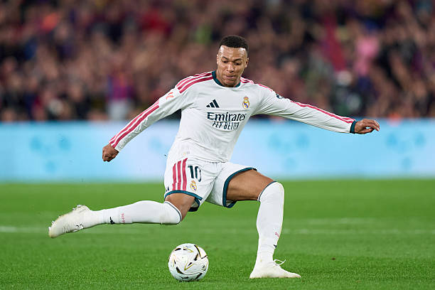 Ảnh bài viết Barcelona 0-1 Real Madrid: Sự đáng sợ của Mbappe