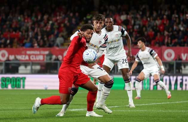 Varela lọt vào tầm ngắm của Arsenal. Ảnh: EPA.