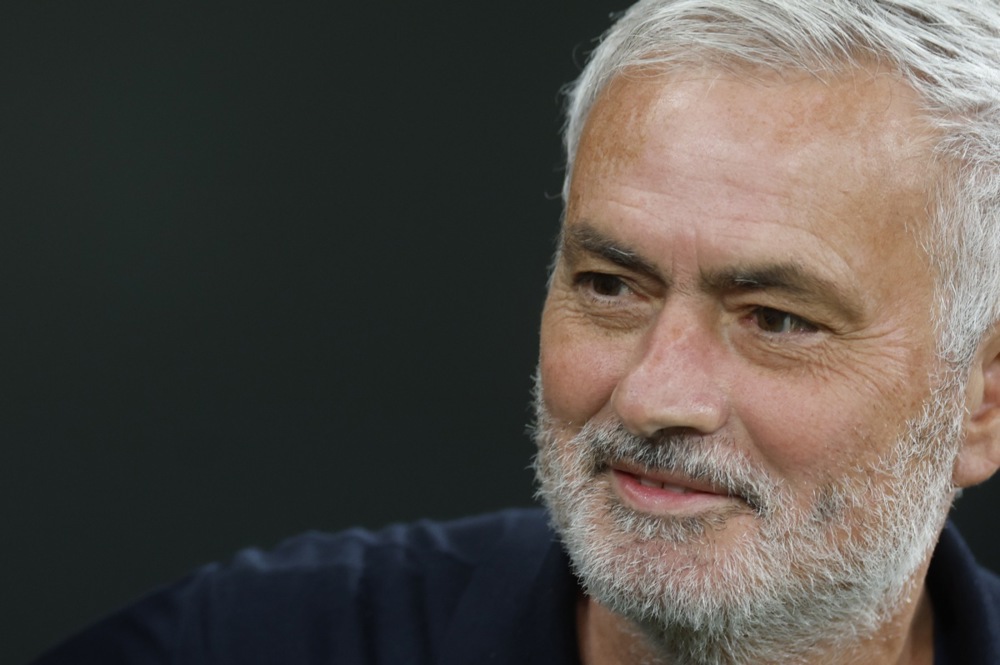 Mourinho vừa mang về cho Real chiến thắng quan trọng. Ảnh: EPA.