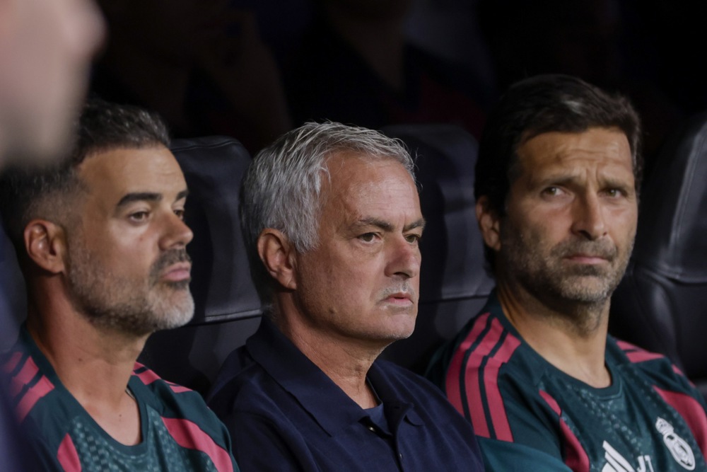 Ảnh bài viết Nước cờ đánh biên bậc thầy của Mourinho trước Barca