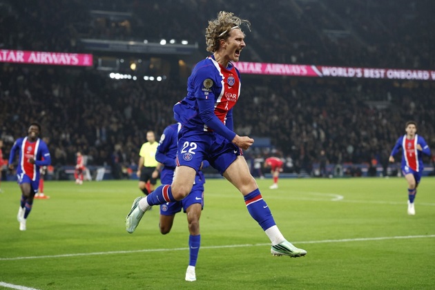 Ảnh bài viết Thắng thuyết phục Lyon 2-0, PSG độc chiếm ngôi đầu Ligue 1