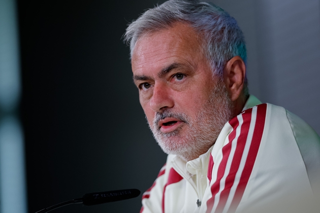 Ảnh bài viết Huyền thoại Barca ngả mũ trước chiến thuật của Mourinho