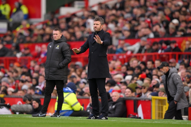 Carrick sẽ điều chỉnh nh&acirc;n sự thế n&agrave;o trước cuộc đấu Chelsea? Ảnh: EPA