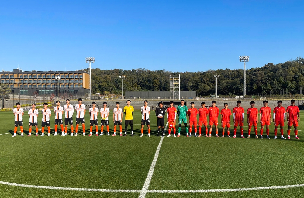 U17 Việt Nam vừa khép lại chuyến tập huấn tại Hàn Quốc bằng trận gặp Shinpyeong. Ảnh: VFF.