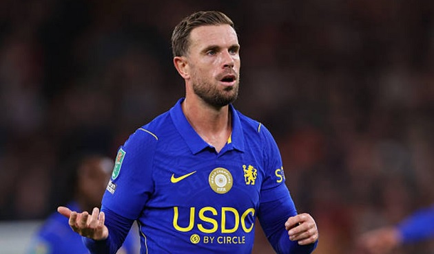 Jordan Henderson (6): Thi đấu tròn vai trên sân. Khi không tạo nhiều dấu ấn chuyên môn, anh vẫn tích cực lên tiếng chỉ đạo các đồng đội. Ảnh: Robbie Jay Barratt - AMA/Getty Images.

Pedro Neto (5.5): Màn trình diễn mờ nhạt vì không tạo ra đủ cơ hội. Điểm cộng duy nhất là quả sút luân lưu thành công. Ảnh: Lewis Storey CFC/Chelsea FC via Getty Images.

Morgan Rogers (6.5): Thực hiện thành công hai quả phạt đền trong trận và loạt luân lưu. Các pha xử lý tấn công còn vụng về, giảm sút chất lượng so với trước. Ảnh: Jacques Feeney/Offside/Offside via Getty Images.

Danny Welbeck (6): Hoàn toàn bị Virgil van Dijk áp đảo. Anh cần nâng cao phong độ nếu muốn nắm bắt cơ hội thi đấu. Ảnh: Robbie Jay Barratt - AMA/Getty Images.