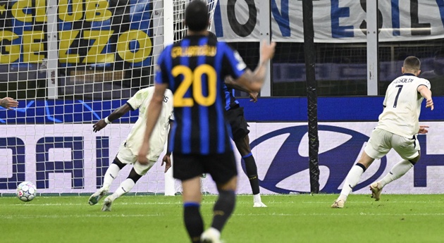 Số 7 Club Brugge ghi hat-trick v&agrave;o lưới Inter. (Ảnh: EPA Images)