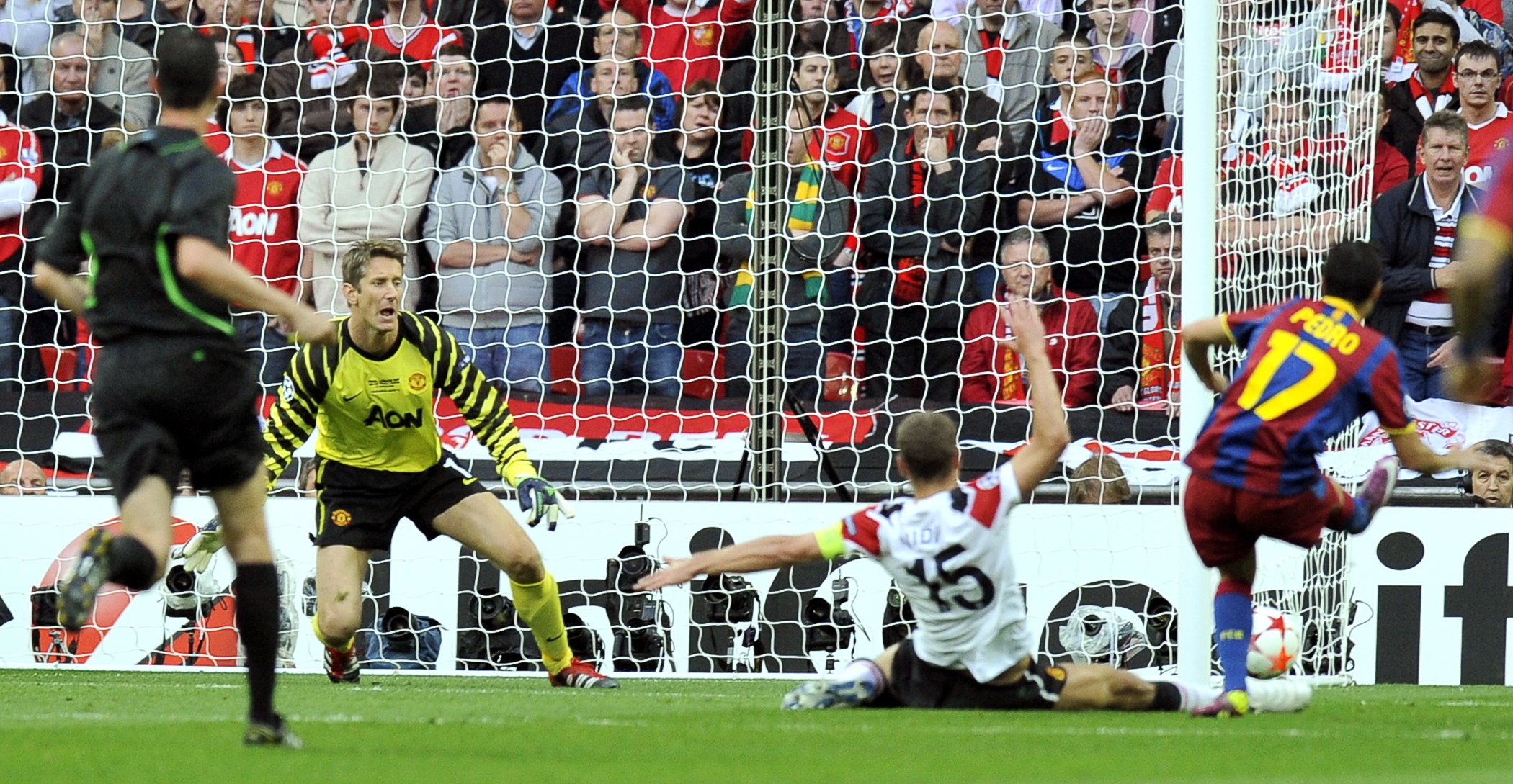 Những đường chuyền ch&iacute;nh x&aacute;c mở ra hướng tấn c&ocirc;ng cho Manchester United. (Ảnh: EPA Images)