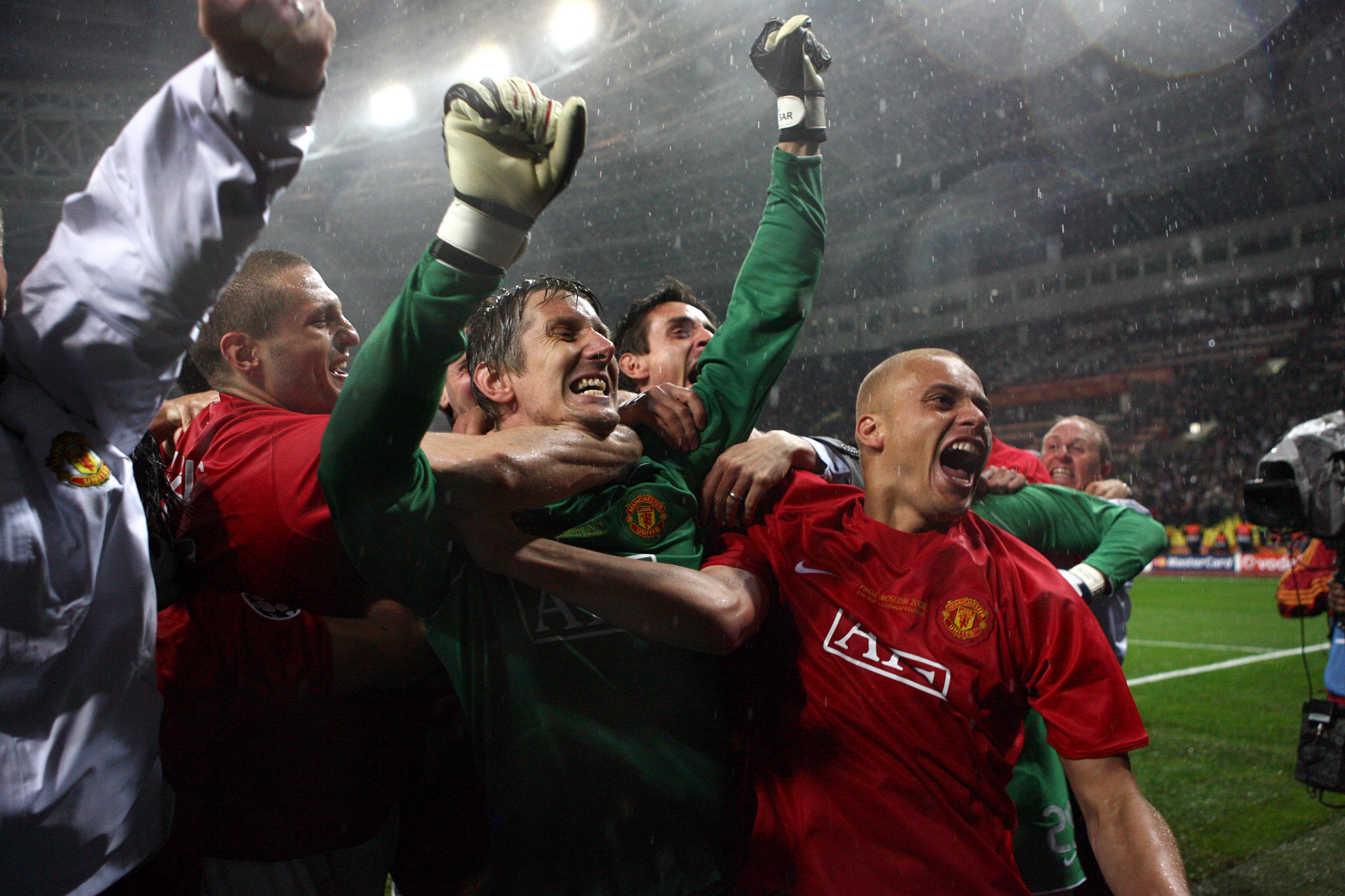 Van der Sar để lại dấu ấn s&acirc;u đậm trong lịch sử b&oacute;ng đ&aacute;. (Ảnh: EPA Images)
