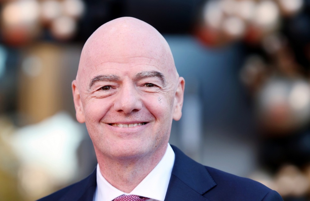  Infantino đang nỗ lực vận động tranh cử. Ảnh: EPA.