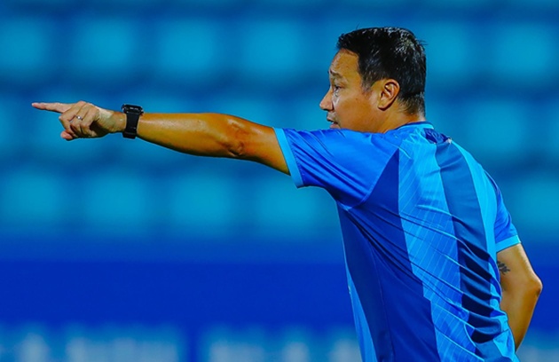 HLV Vũ Hồng Việt đang bay cao cùng Nam Định. (Ảnh: Thép Xanh Nam Định FC)