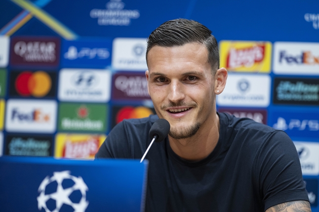 Ảnh bài viết MU theo sát Rafa Marin giữa sự can thiệp của Real Madrid