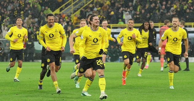 Dortmund lép vế trước Bayern tại Der Klassiker. (Ảnh: EPA Images)