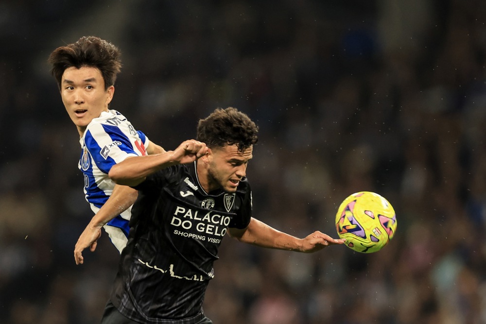 Hwang In-beom đang chơi tốt cho Porto. Ảnh: EPA.