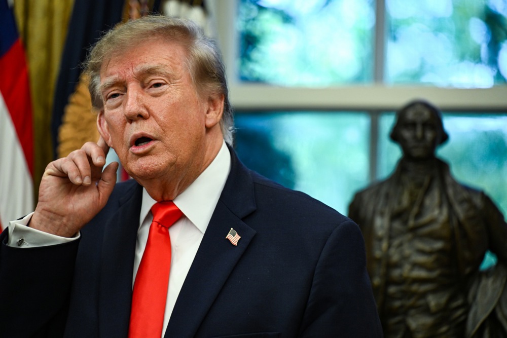 Ảnh bài viết Chủ sở hữu Man Utd quyên hơn 220.000 USD cho ông Trump