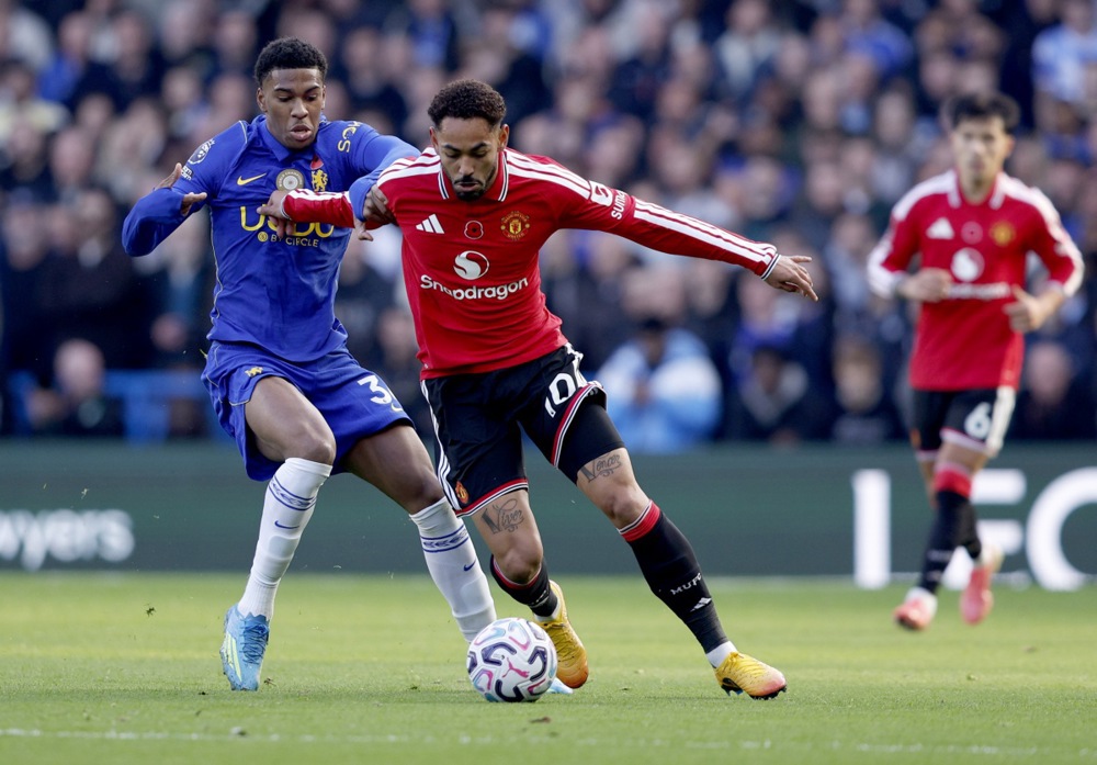 Ảnh bài viết Lisandro nhận thẻ đỏ, MU thất thủ 0-2 trước Chelsea