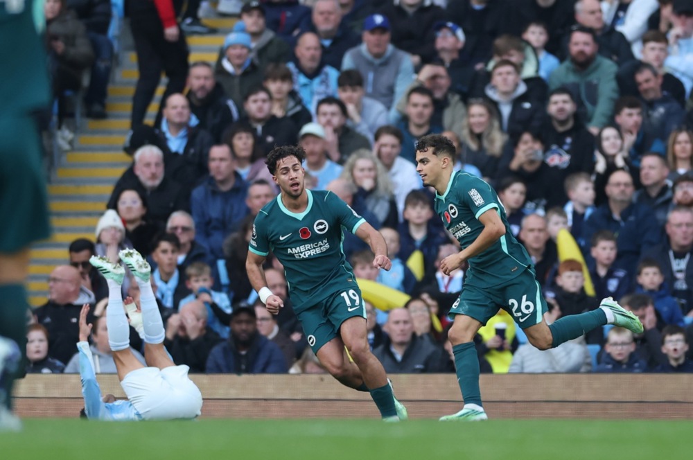 Brighton giành chiến thắng đầy bản lĩnh ngay tại Etihad. Ảnh: EPA.
