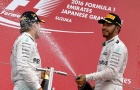 Sai lầm lúc xuất phát, Hamilton gượng cười ngày Mercedes vô địch trước bốn chặng đua