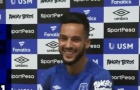 Theo Walcott cười không nghỉ trong ngày ra mắt Everton