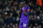 Sốc: Mane đổ gục xuống sân ôm mặt khóc òa sau trận đấu của Senegal